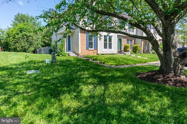 Building Photo - 324 Talbot Ct