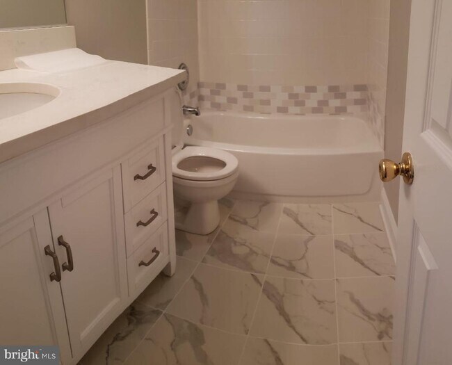 Building Photo - 123 Little Whim Rd