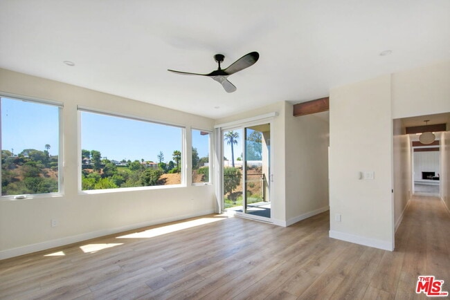 Building Photo - 2121 Stradella Rd