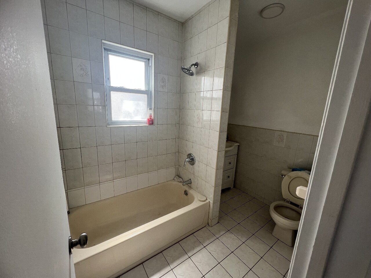 Building Photo - 543 Ellsworth Ave