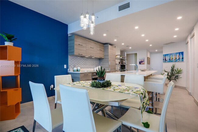 Building Photo - 650 NE 32nd St