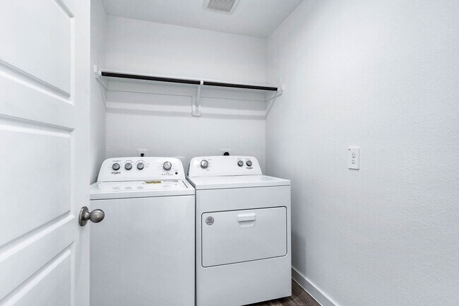 Building Photo - 1122 Fringed Bluestar Dr