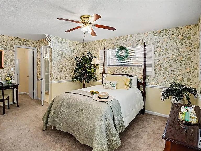 Building Photo - 2810 Sandwell Dr