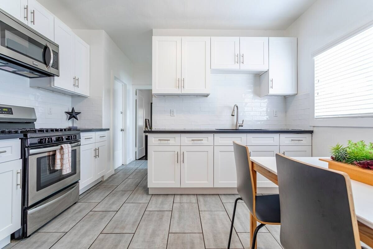 Building Photo - 1806 Washington Way