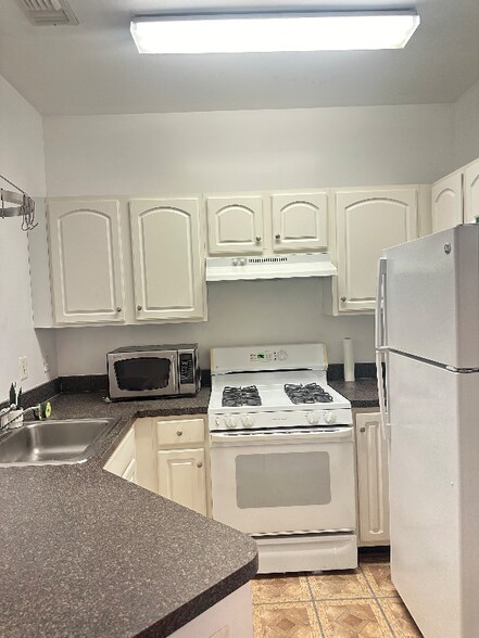 Building Photo - 43560 Evergold Terrace