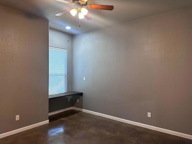 Building Photo - 200 Mauna Kea Ln