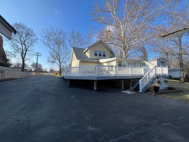 Building Photo - 3 Bedroom/2.5 Bathroom Home in Peoria for Lease