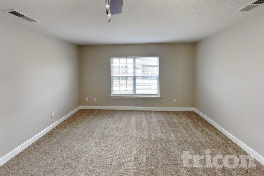 Building Photo - 14208 Highland Meadow Rd