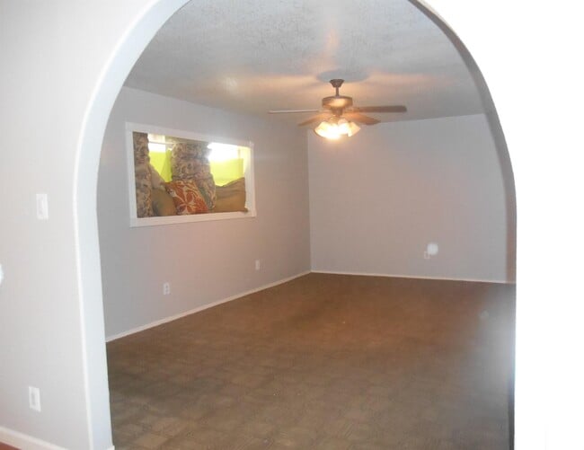 Building Photo - 232 Catalini St