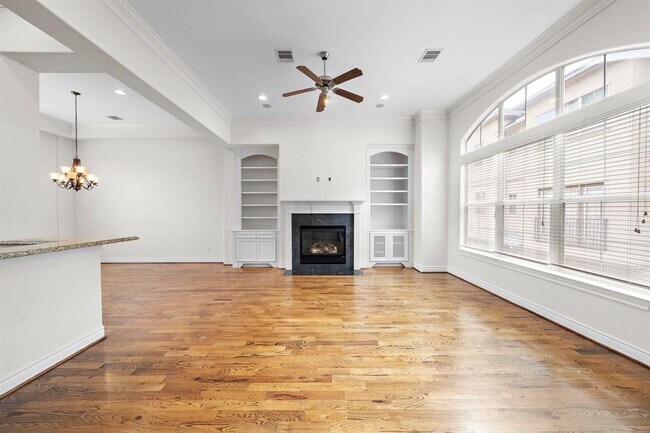 Building Photo - 2828 Sherwin St