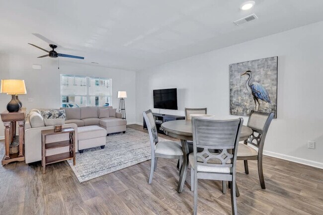 Building Photo - 321 Dogwood Cir