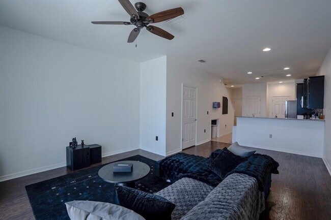 Building Photo - 9136 Hillcroft Dr