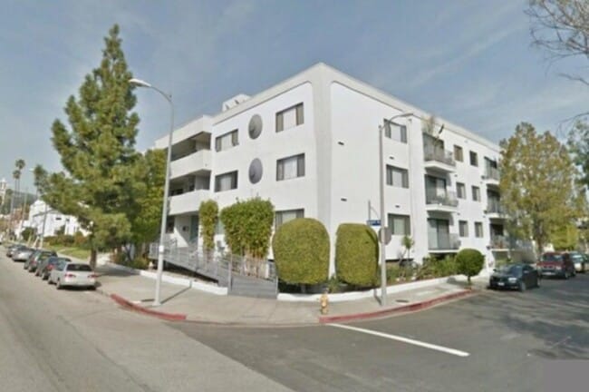 Building Photo - 1930 N Vermont Ave