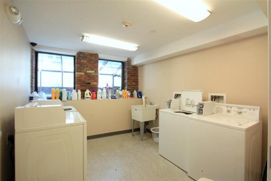 Building Photo - 85 Hancock St