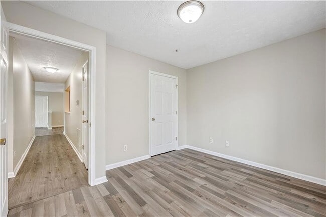 Building Photo - 13202 Fairington Ridge Cir