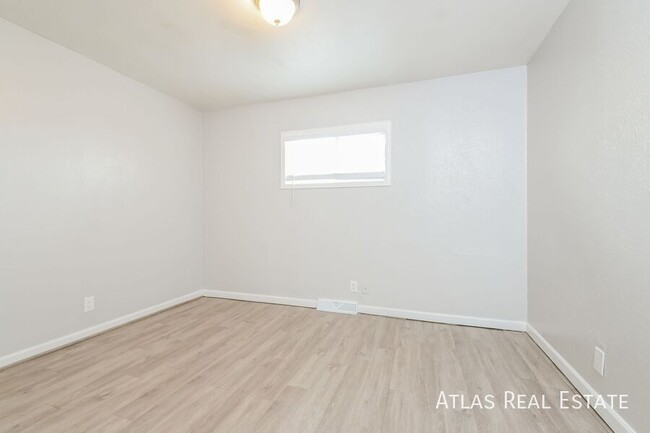 Building Photo - 3 Bedroom, 1 Bath in the Villa Park Neighb...