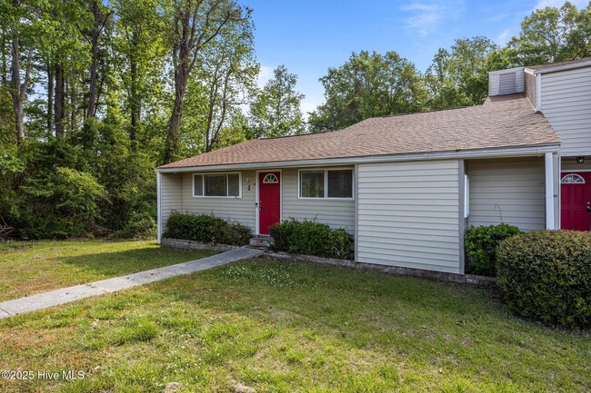 Building Photo - 125 Pirates Rd