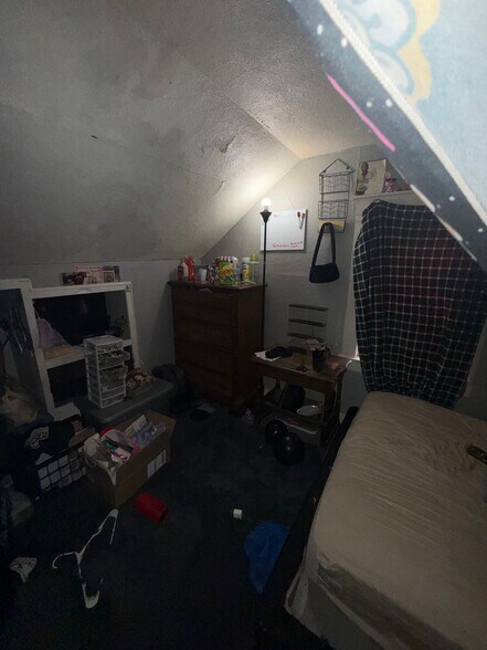 Building Photo - 1218 Pinehurst Ave