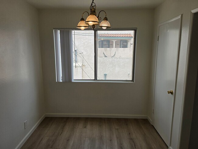 Building Photo - 185 Quincy Ave