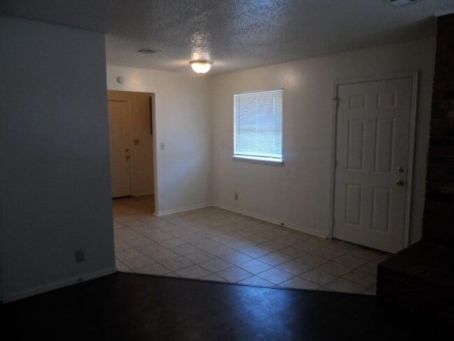 Building Photo - 120 NE 12th St