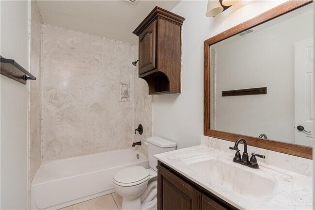 Building Photo - 2405 Singletary Dr