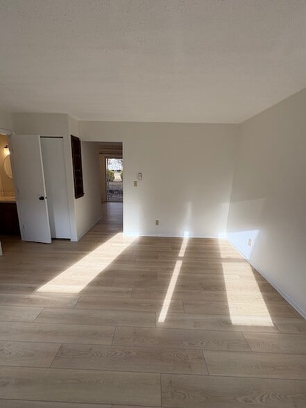 Building Photo - 232 Lindale Ave