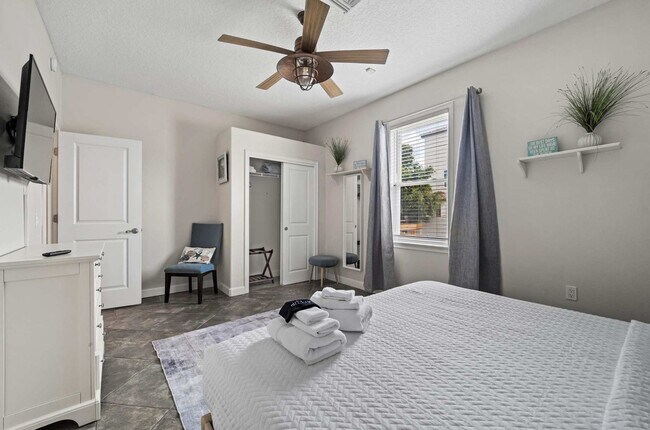 Building Photo - 42 Moody Dr