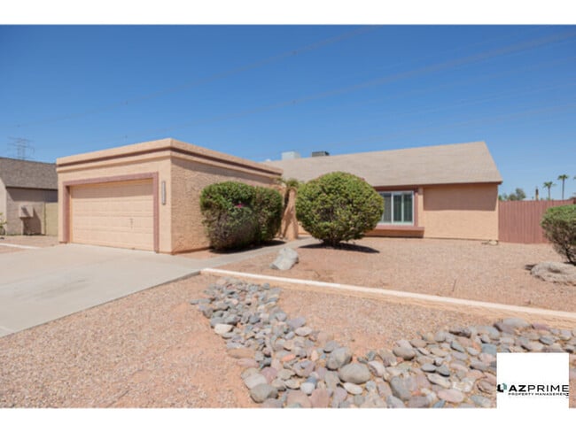 Primary Photo - Bright &amp; Spacious 3/2 Tempe Home - Vau...