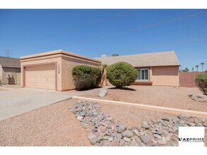 Building Photo - Bright &amp; Spacious 3/2 Tempe Home - Vau...