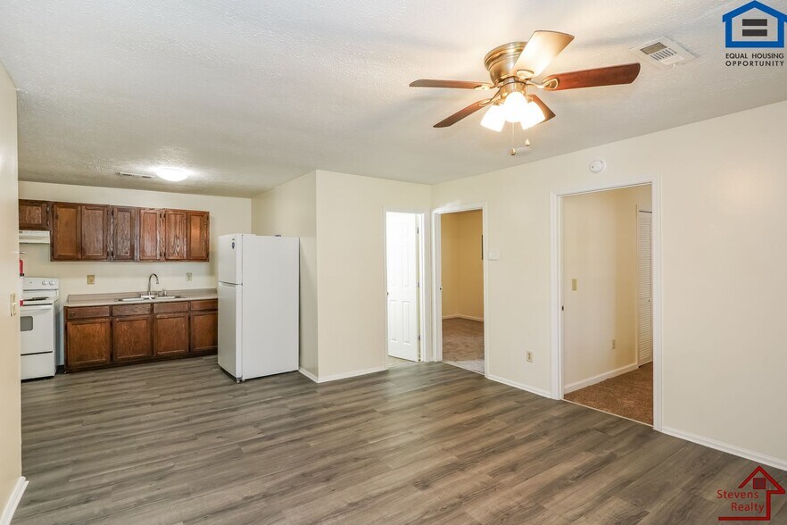 Building Photo - 174 Bybee Woods Dr