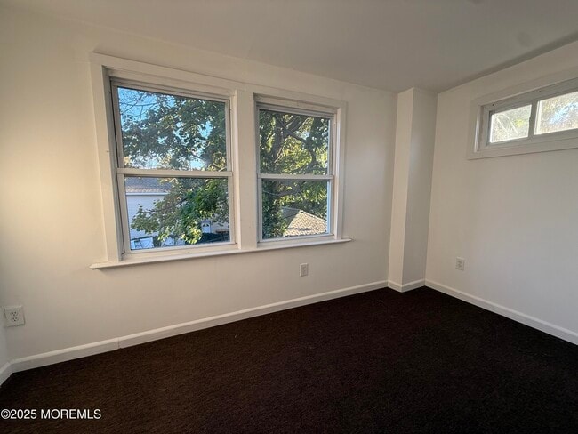 Building Photo - 604 Irving Pl