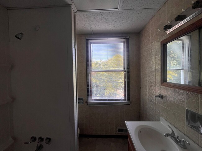 Building Photo - Monessen - 2 bed 1 bath - cozy home for rent