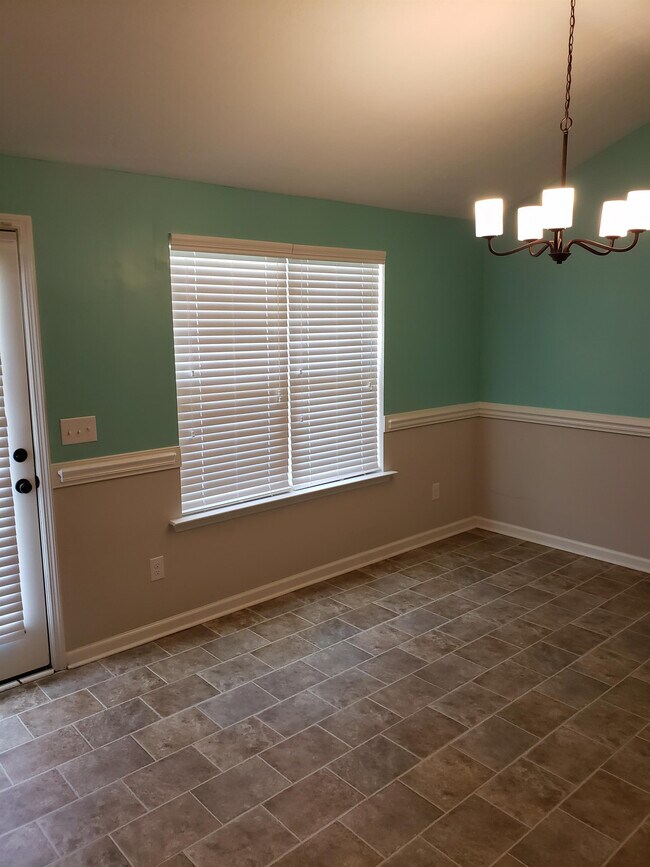 Building Photo - 3237 Alexandria Dr