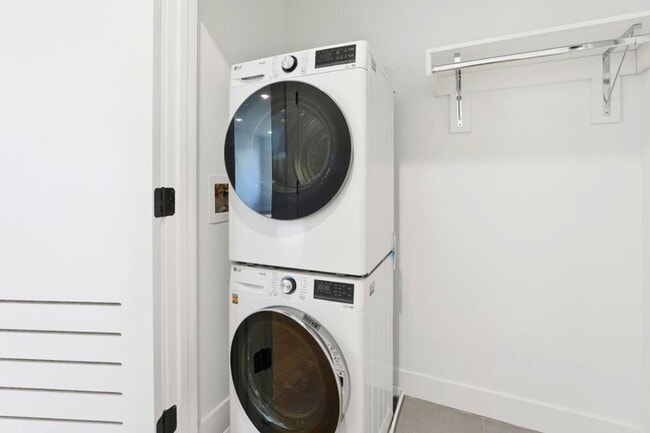 Building Photo - 35 Orchard St