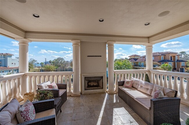 Building Photo - 538 Villa Dr