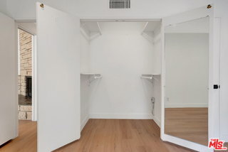 Building Photo - 19732 Henshaw St