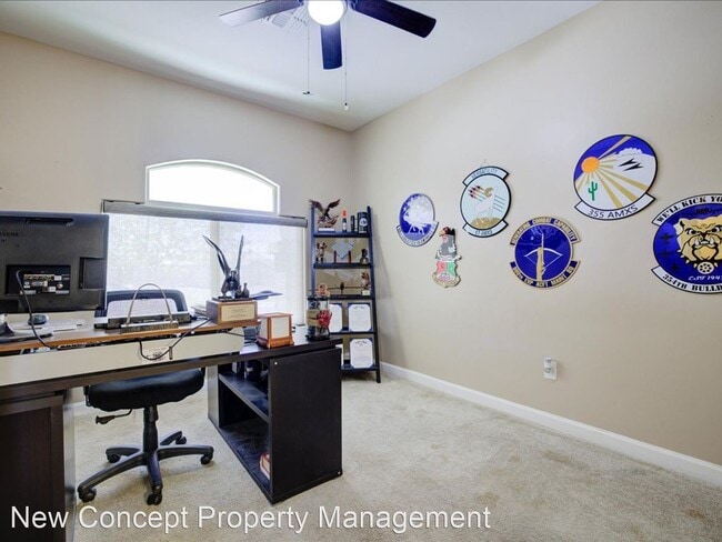 Building Photo - 4 br, 2.5 bath House - 240 West Hershel H ...