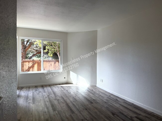 Building Photo - 325 E Rice Ranch Rd