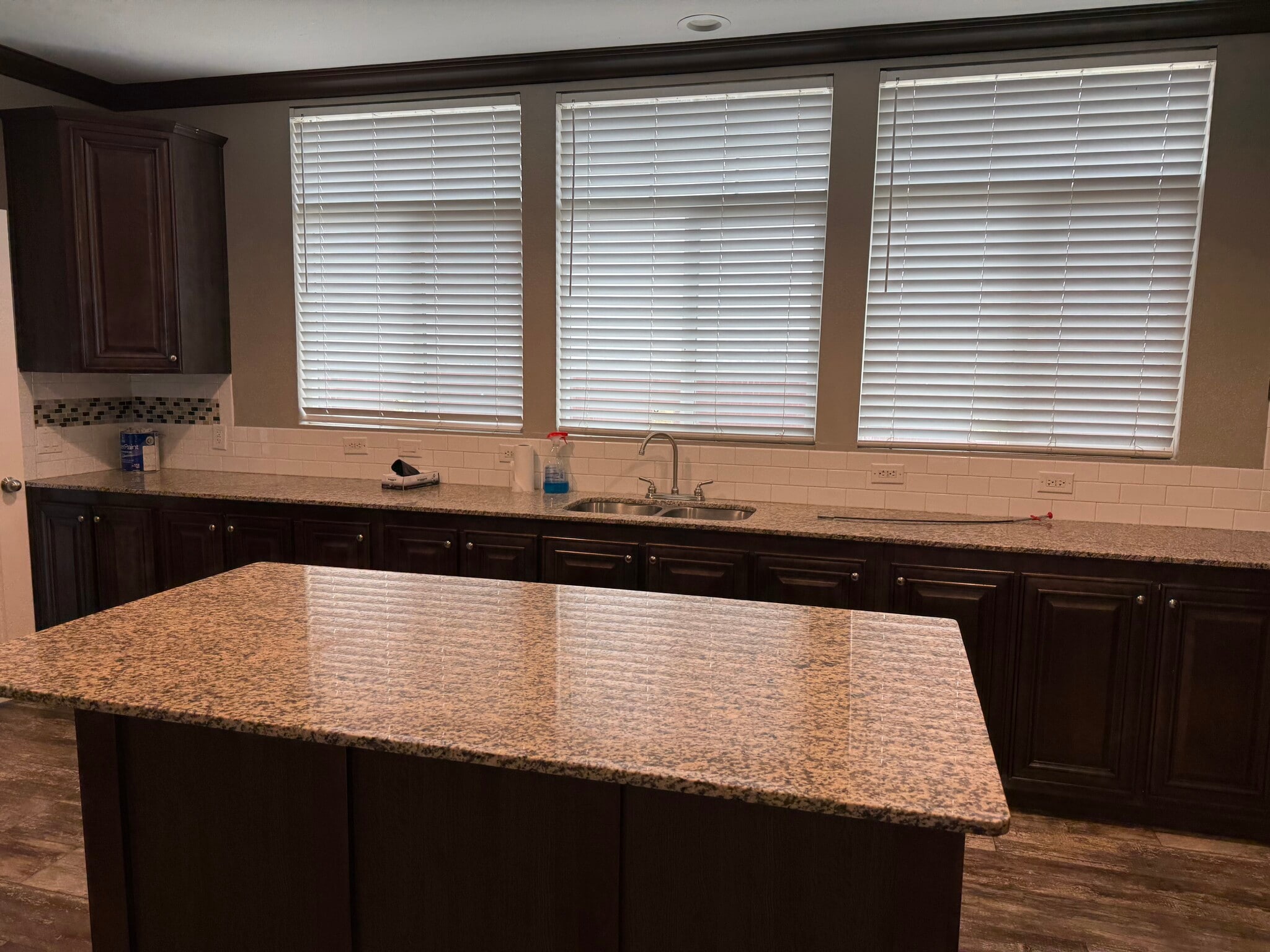 Building Photo - 819 Dianne Dr