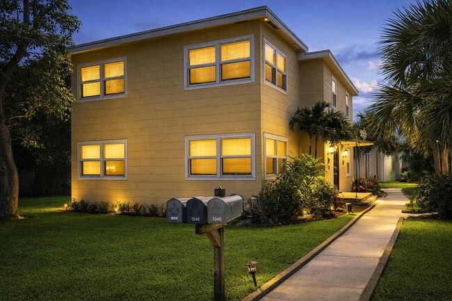 Building Photo - 509 6th Ave N