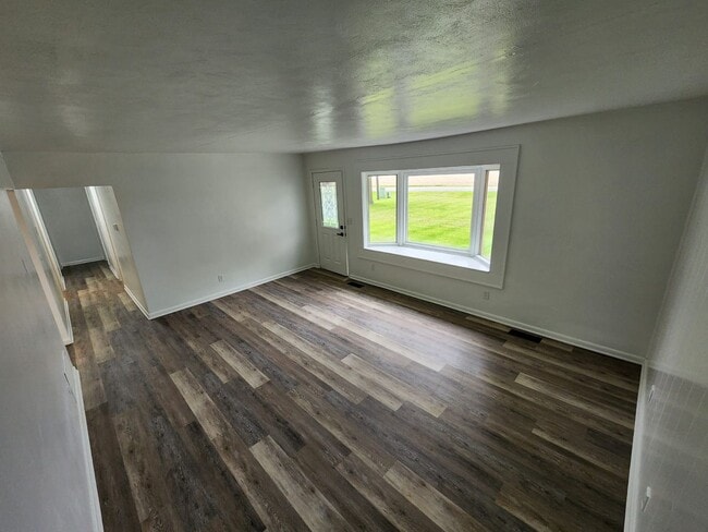 Building Photo - Shawnee Country Rental – 3 Bed, 1 Bath Hom...