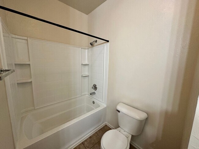 Building Photo - 212 Chalmette Dr