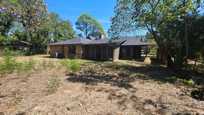 Building Photo - 1700 Kendolph Dr