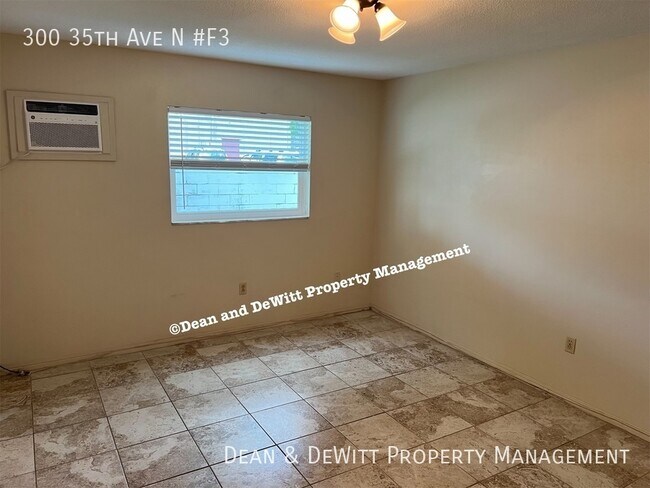 Building Photo - NE St Pete 1/1 Affordable Condo