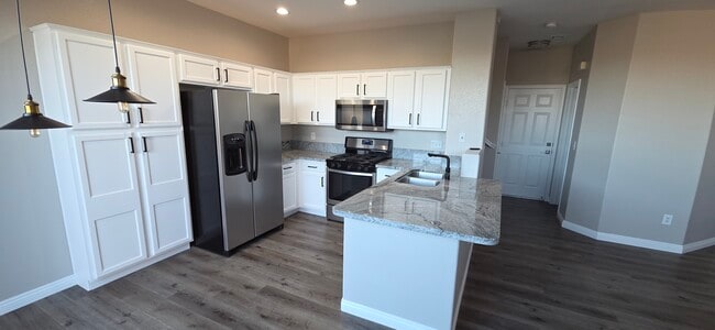 Building Photo - 658 Integrity Point Ave