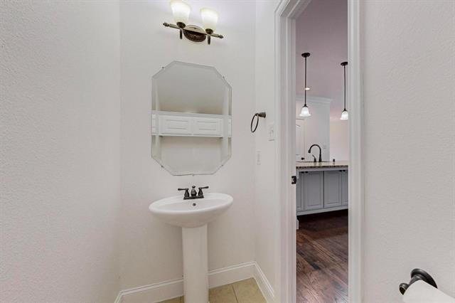Building Photo - 712 Da Vinci Ct