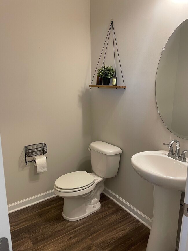 Building Photo - 108 Jersey Ln