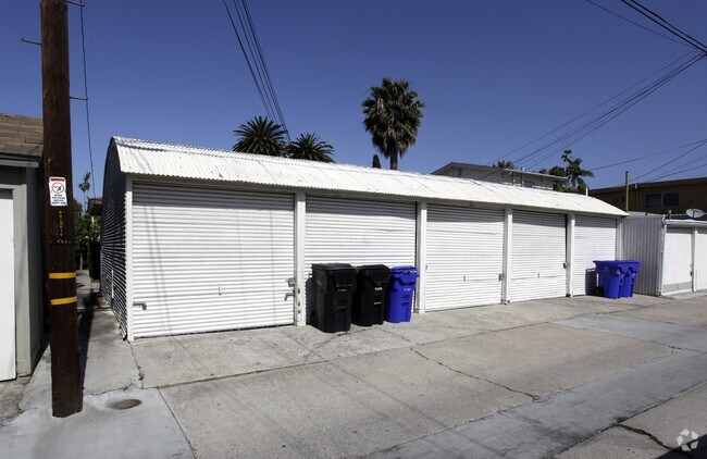 Primary Photo - Campus Avenue Apartments
