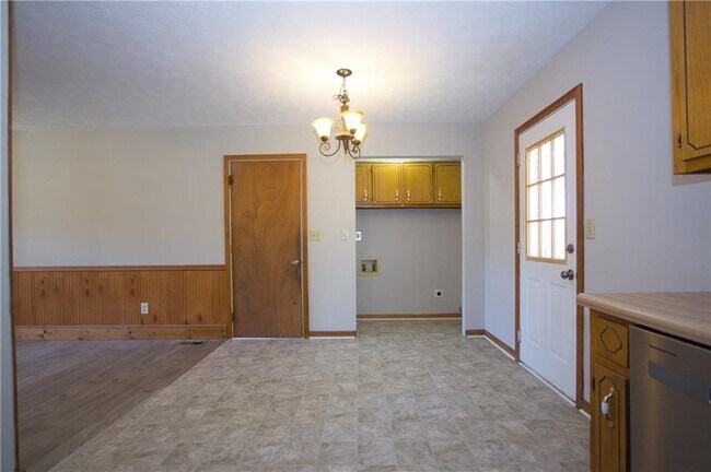 Building Photo - 2420 Green Rd