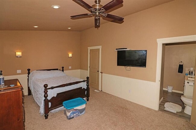 Building Photo - All utilities included 3-bedroom, 2-bathroom home in the Redlands
